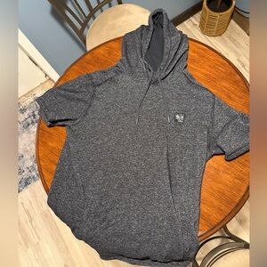 Men’s underarmour short sleeve hoodie - grey ( large)